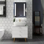Mueble de baño moderno de roble blanco con espejo inteligente y encimera de mármol